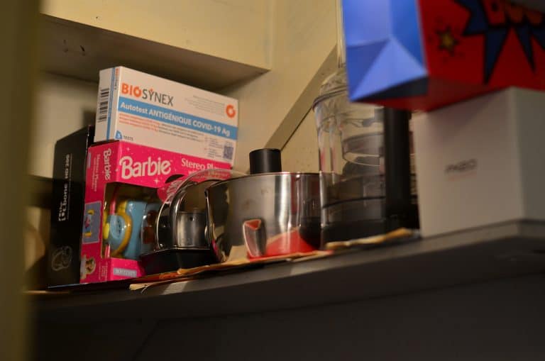 Le magimix cook expert rangé dans un placard