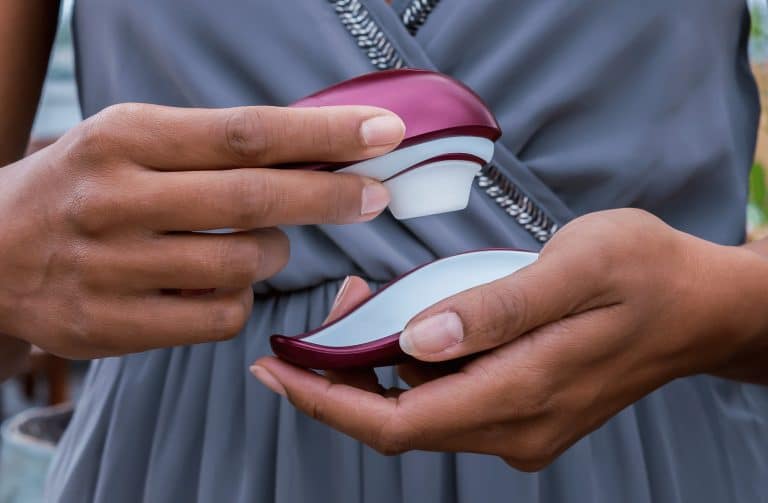 Le Womanizer Liberty et son capuchon de protection