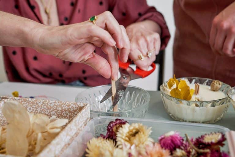 Une expérience de fabrication de bougies parfumées