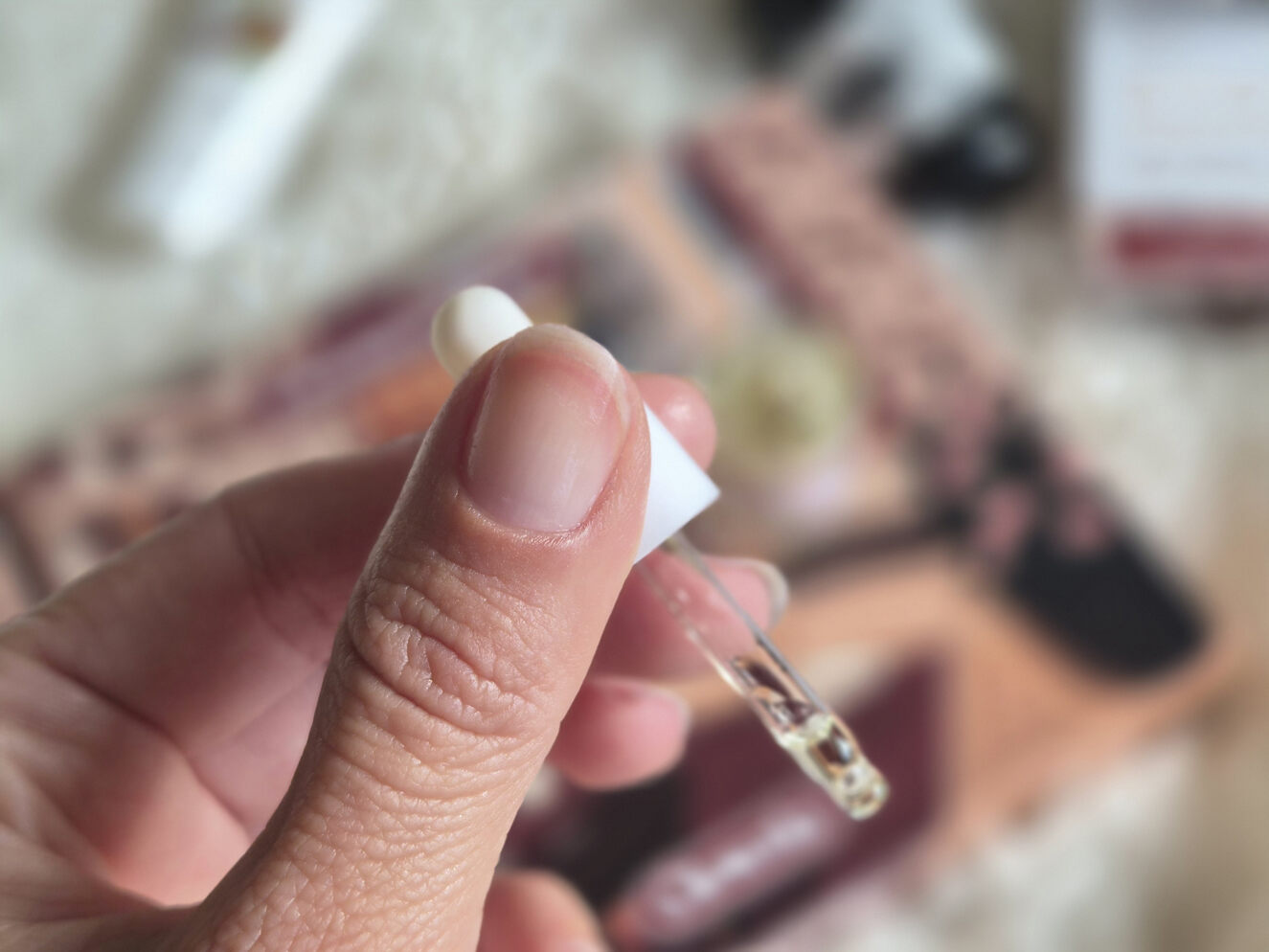 Contenu Glowria octobre 2026 : vernis et huile pour cuticules