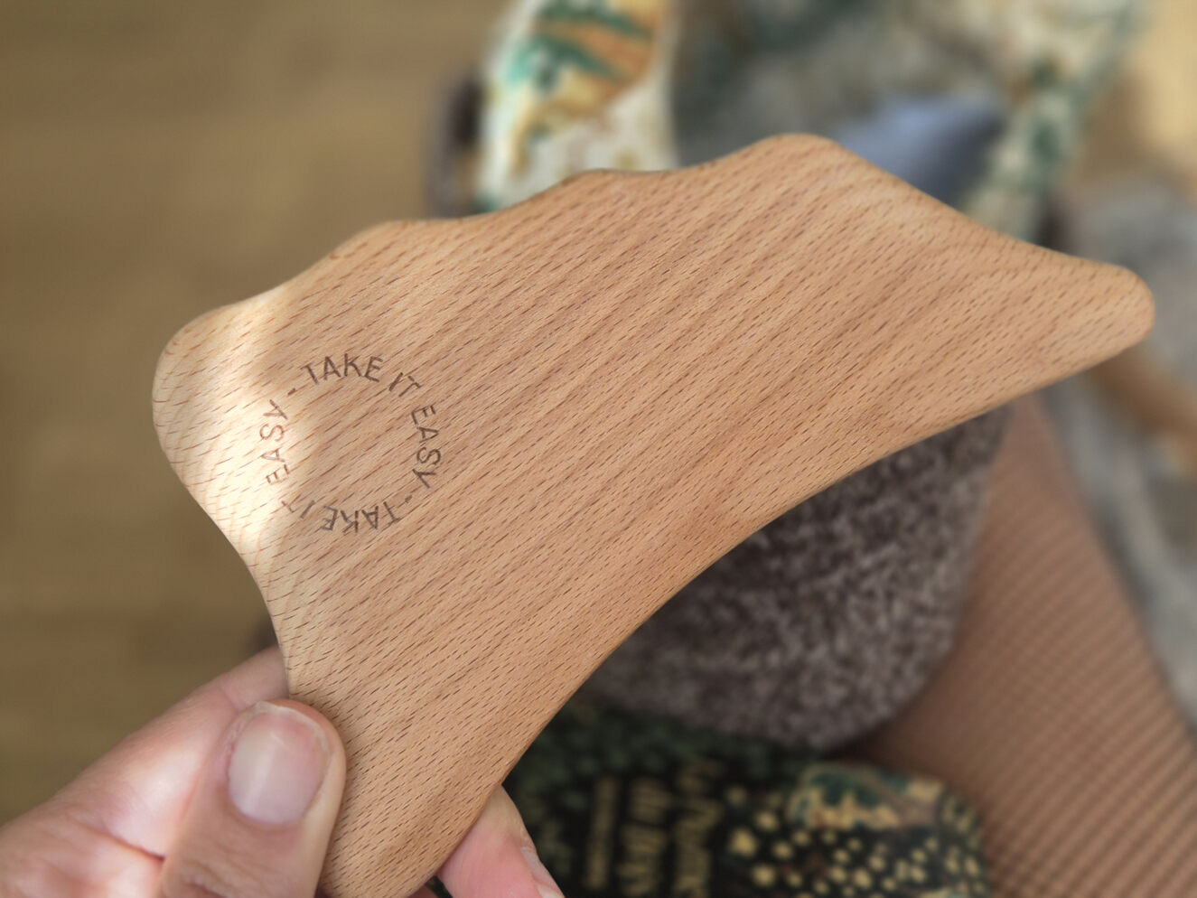Gua sha en bois pour le corps, My Little Box octobre 2026