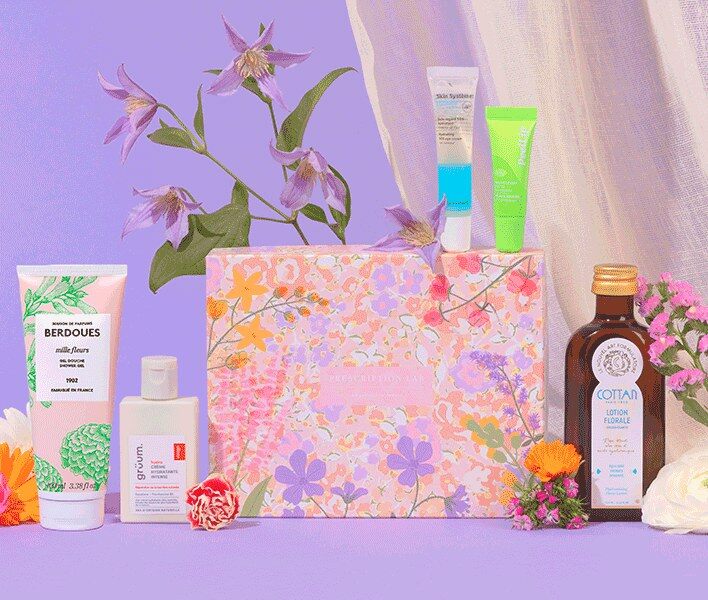Box Prescription Lab Mille Éclats à motif floral, avec le gel douche Berdoues, la lotion Cottan et des fleurs
