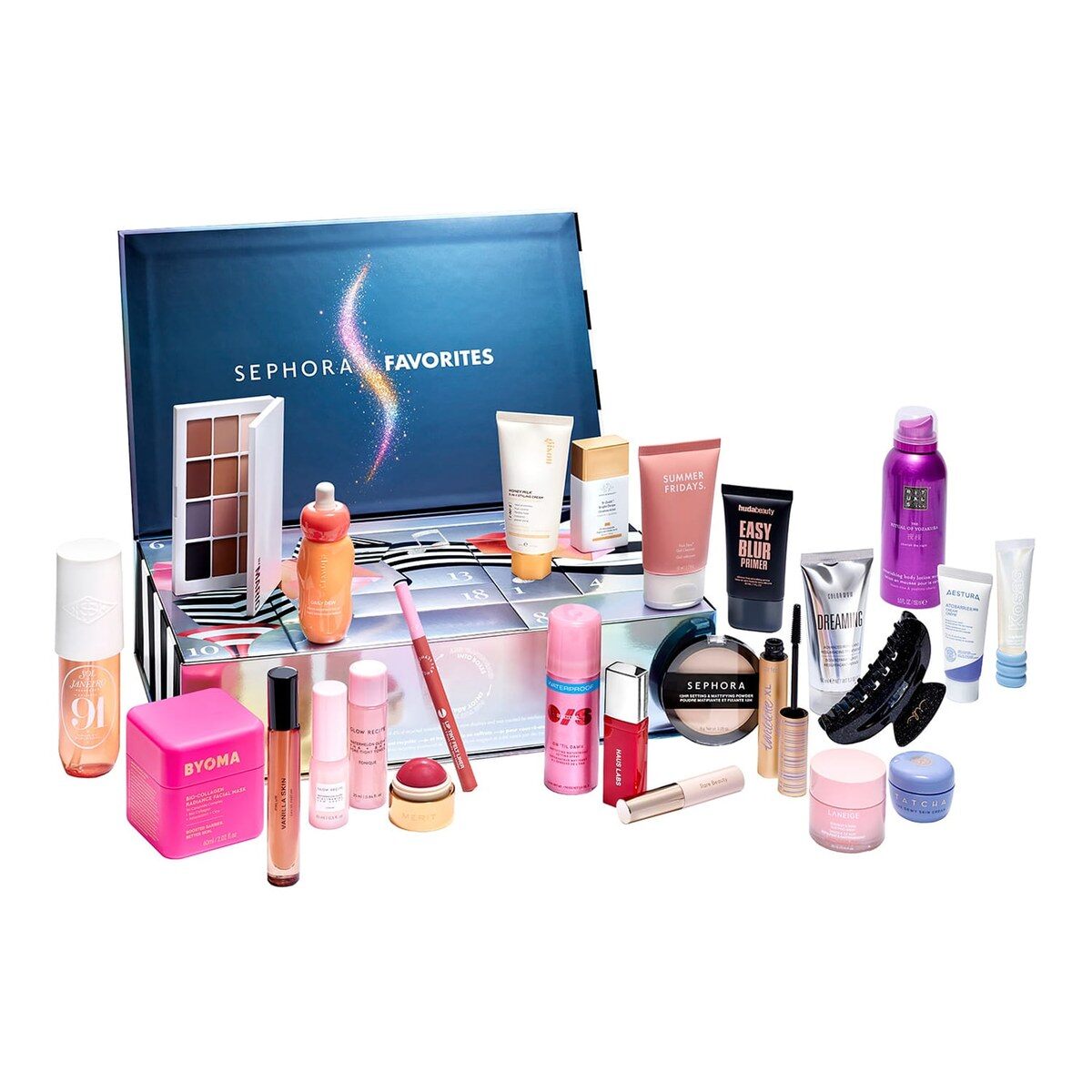 Le contenu complet du calendrier de l’Avent Sephora Favorites 2026 disposé devant le coffret ouvert